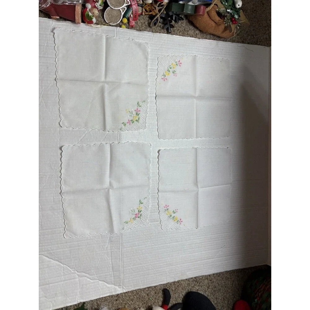 Vintage Embroidered Napkins Set 18 Floral Lace Crochet Scalloped Edge